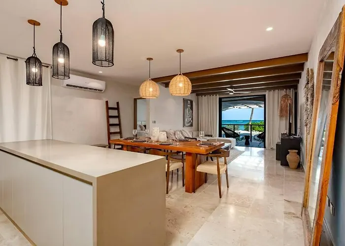 Luxury Beachfront Getaway Tankah Bay *